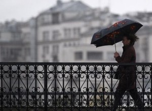 В Москве в ночь на понедельник ожидаются дождь и усиление ветра