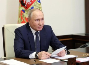 Путин поручил до 2030 года продлить срок действия льготной ипотеки для семей