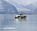 На Байкале открыли ледовую дорогу длиной 11 километров на остров Ольхон