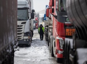 Украинские перевозчики у сейма Польши протестуют против блокирования границы