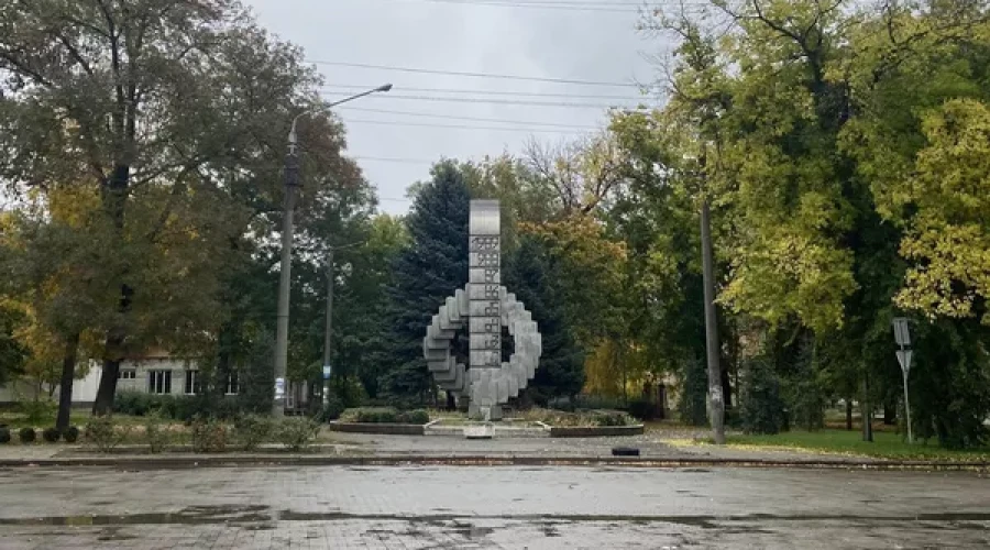 При атаке на Запорожье, ракета попала в жилой дом