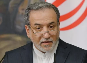 Аракчи призвал мировое сообщество осудить вмешательство в дела Ближнего Востока