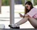 Россиянам посоветовали в жару отказаться в жару от игр и монтажа на смартфоне