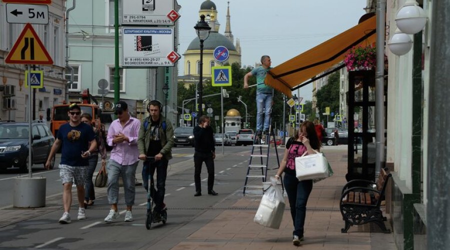 Четыре улицы в центре Москвы закроют для автомобилей и велосипедов на выходные