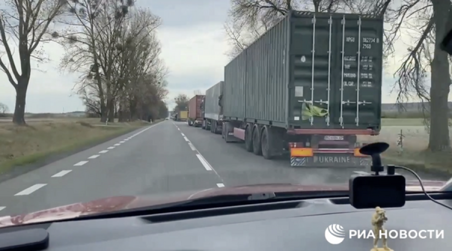 Протестующие польские водители возмущены вывозом на Украину люксовых авто и яхт