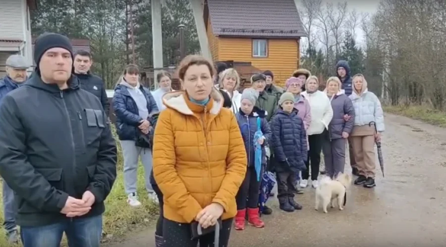 Жители деревни Татарки обратились к губернатору Воробьёву по давней проблеме с дорогами и освещением