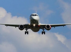 Летевший в Читу SSJ100 вернулся во Владивосток из-за неисправности