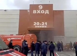 Тушение пожара на рынке Садовод в Москве осложнила плотная застройка