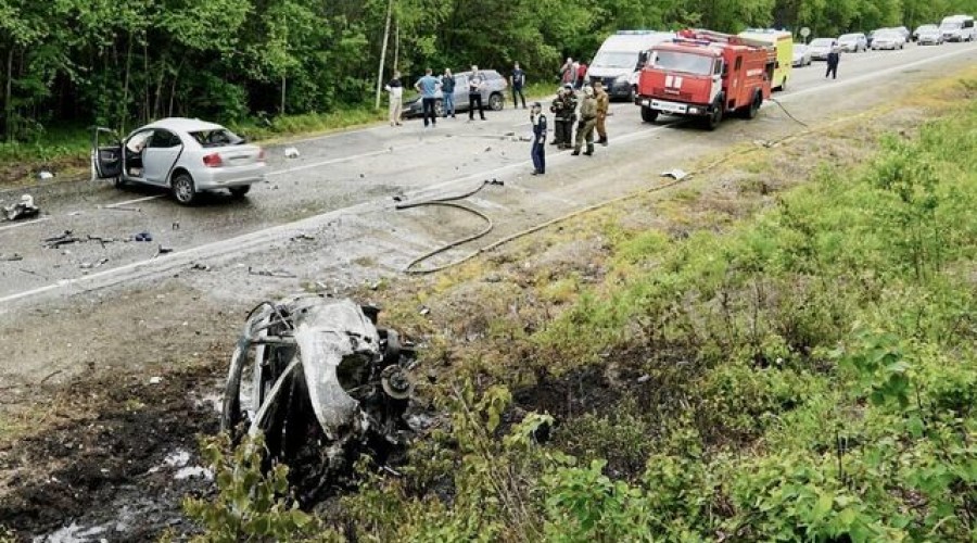 В Хабаровском крае три человека погибли в ДТП, в том числе семилетний ребенок