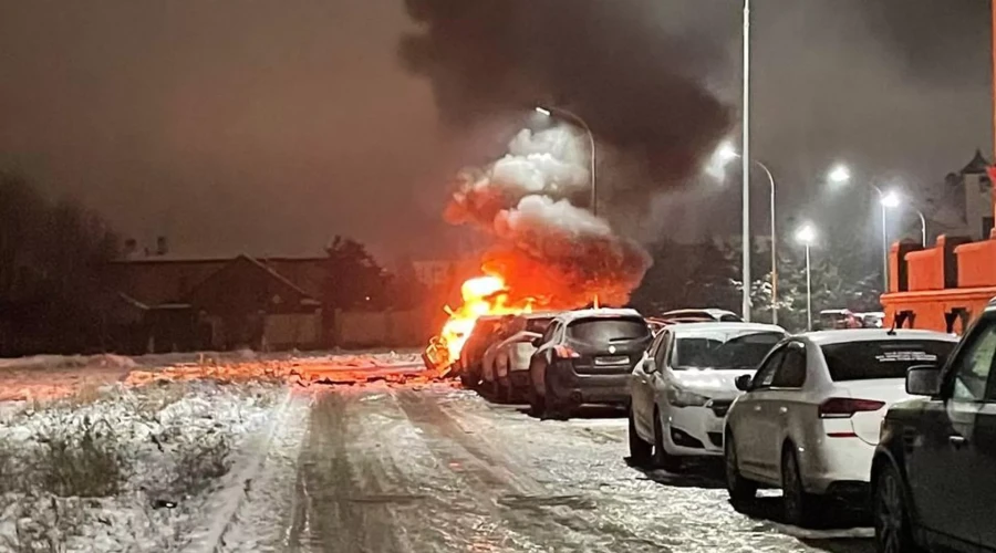 В Подмосковье возле жилого дома в ЖК Лайково взорвалась машина