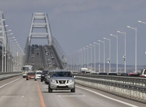 Движение автотранспорта по Крымскому мосту возобновили