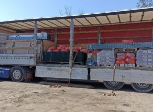 Ограждение для волейбольной площадки отправили из Мурманска в Приморск Запорожской области