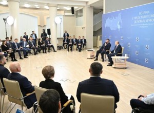 Путин на встрече с предпринимателями поблагодарил за пожелания победы на выборах