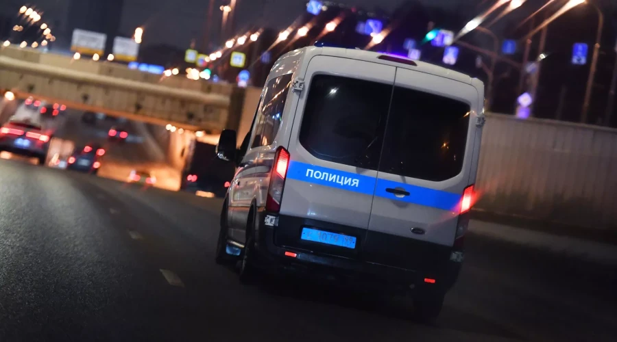 В Москве арестовали дебошира, ударившего ножом полицейского