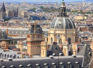 Макрон подписал закон о финансировании госструктур в отсутствие бюджета