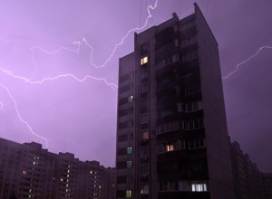 В Москве в четверг ожидается гроза и усиление ветра до 15 метров в секунду