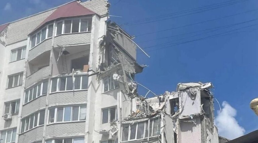 В 10-этажном жилом доме в Саратове прогремел взрыв