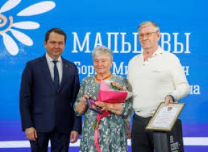 Андрей Чибис вручил награды северянам в преддверии Дня семьи, любви и верности