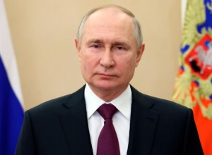 Путин поручил принять меры по привлечению россиян в программу сбережений в НПФ