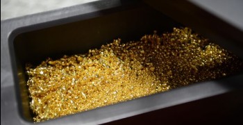 Цена на золото впервые в истории превысила 2100 долларов за тройскую унцию