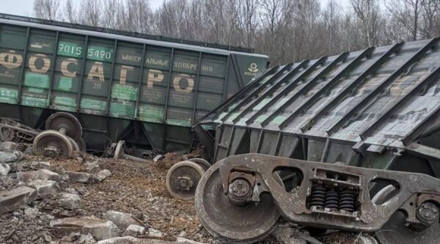 Губернатор малков поручил помочь РЖД в ликвидации последствий схода вагонов