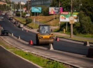 Продолжается ремонт дороги по улице Полярные Зори