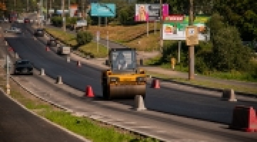 Продолжается ремонт дороги по улице Полярные Зори