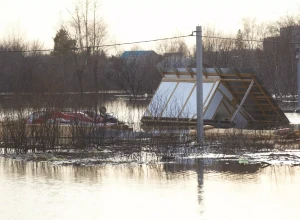 Власти сообщили, что уровень воды в реке Тобол у Кургана достиг 943 сантиметров