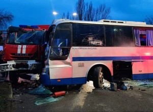 В Пятигорске столкнулись автобус с детьми и пожарная машина, есть пострадавшие