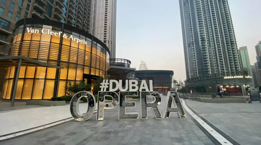 Все билеты в Дубае на Войну и мир Театра Вахтангова раскуплены