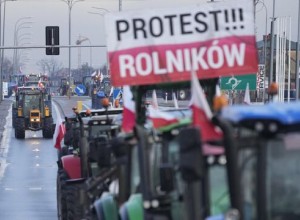 На Украине выросли очереди на границе с тремя странами из-за польских фермеров