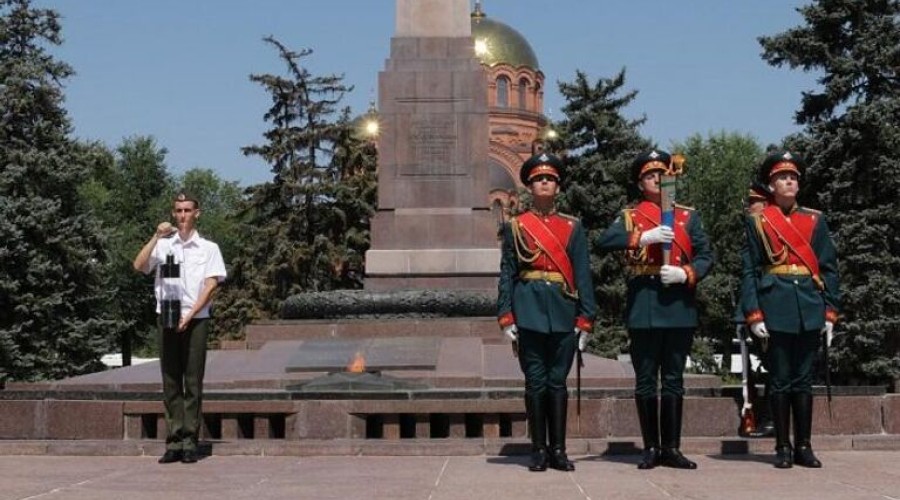 В Волгограде затушили огонь на Аллее Героев на время реставрации мемориала