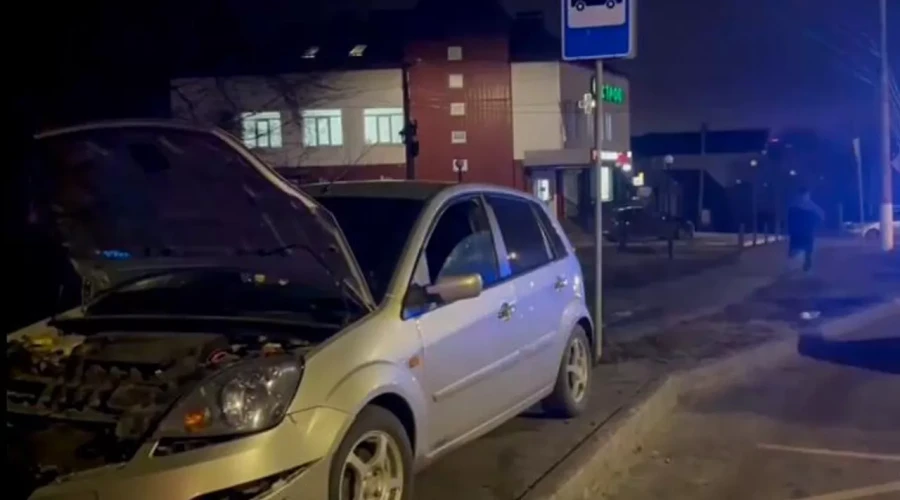 В Курске шесть человек пострадали при въезде автомобиля в остановку