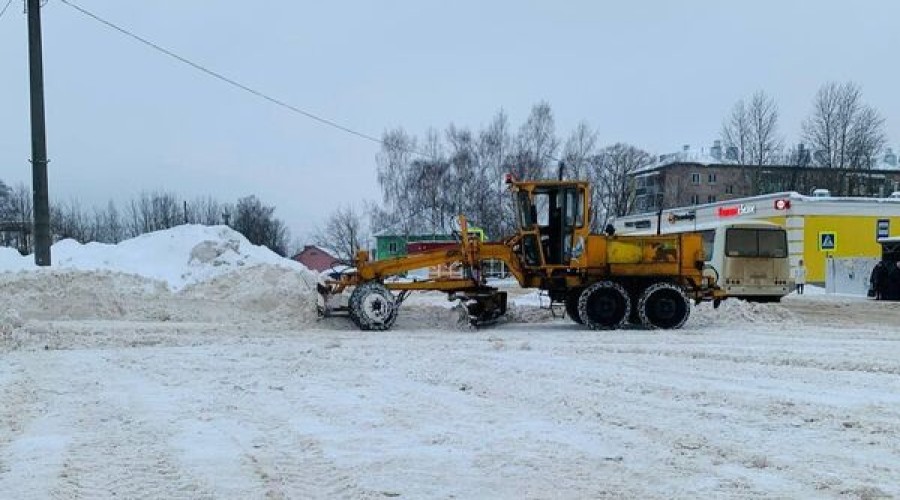 В ивановском Тейково почистили дороги после видео с толкавшими автобус женщинами