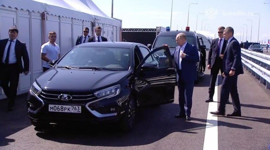 Путину понравилась Lada Aura