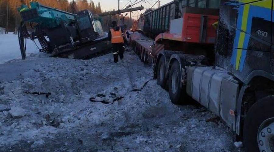 Один человек пострадал в ДТП с поездом, протаранившим грузовик под Пермью