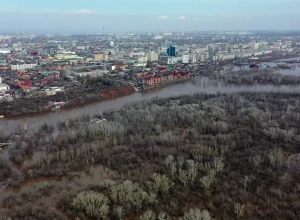 Уровень воды в реке Урал в Оренбурге за два часа повысился до отметки в 942 см