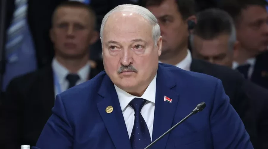 Лукашенко лишил званий более 20 силовиков за их действия на протестах