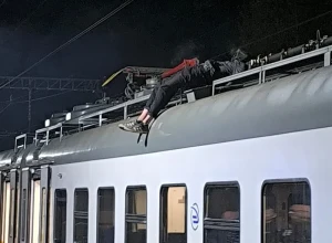 Подросток-зацепер погиб от удара током на крыше электрички в Одинцовском округе