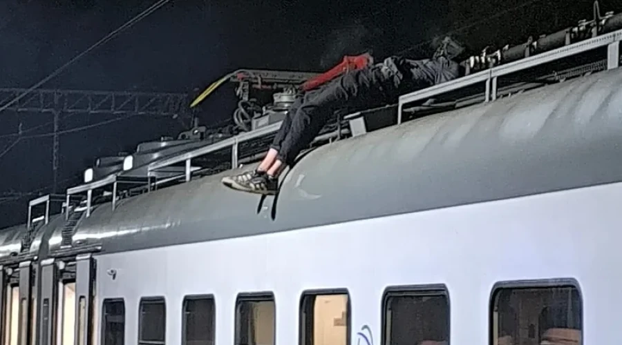 Подросток-зацепер погиб от удара током на крыше электрички в Одинцовском округе