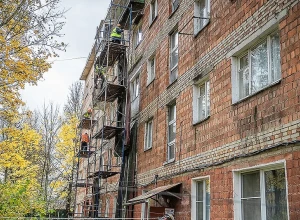 В доме в Голицыно начали капремонт аварийных балконов — один из них обрушился весной