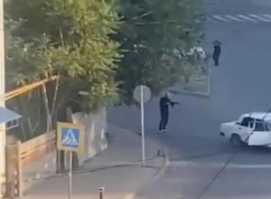 Священник снял видео в церкви в Махачкале, где люди спрятались во время теракта