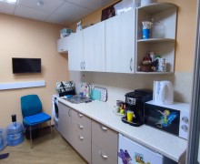 Продам помещение свободного назначения (салон красоты, массожный салон)