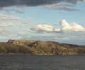 В Баренцевом море застрял катер с тремя людьми на борту