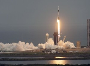 Сбой в работе двигателя привел к первой за 7 лет аварии на Falcon 9