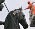 Монумент Победы на Поклонной горе в Москве промоют после зимы