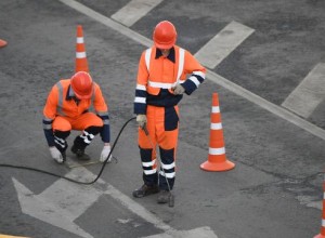 Дорожную разметку начали обновлять в Москве