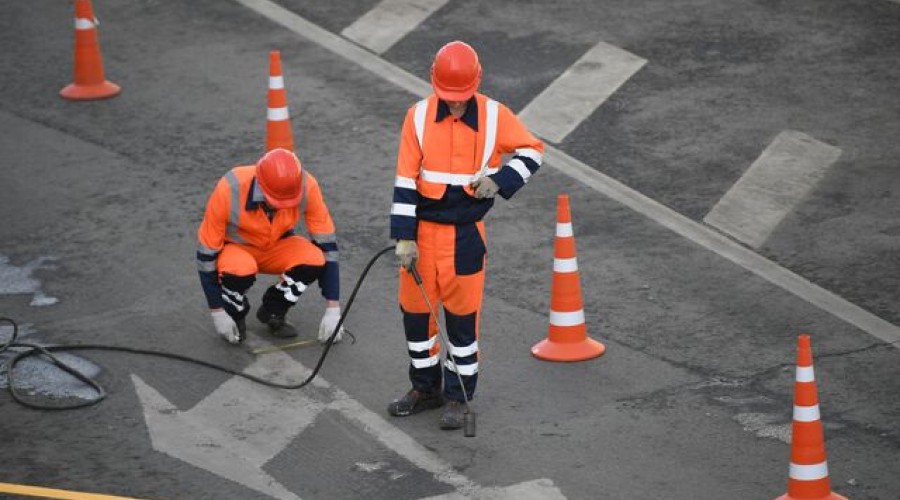 Дорожную разметку начали обновлять в Москве