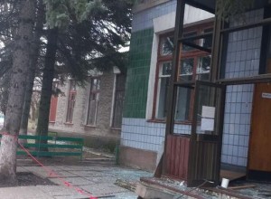 В Горловке при обстреле повреждены стоматология и офис кондитерской фабрики