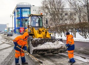 Специалисты комплекса городского хозяйства обустроили удобные подъездные дороги к 15 домам 